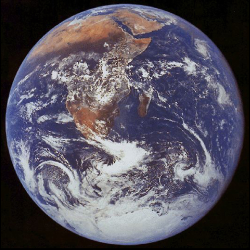 Imagen de la esfera completa de la Tierra.